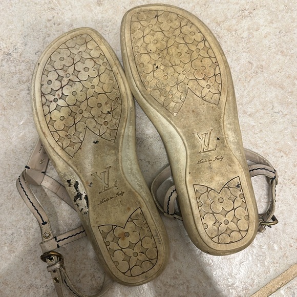 Louis Vuitton Sandals - Picture 5 of 8